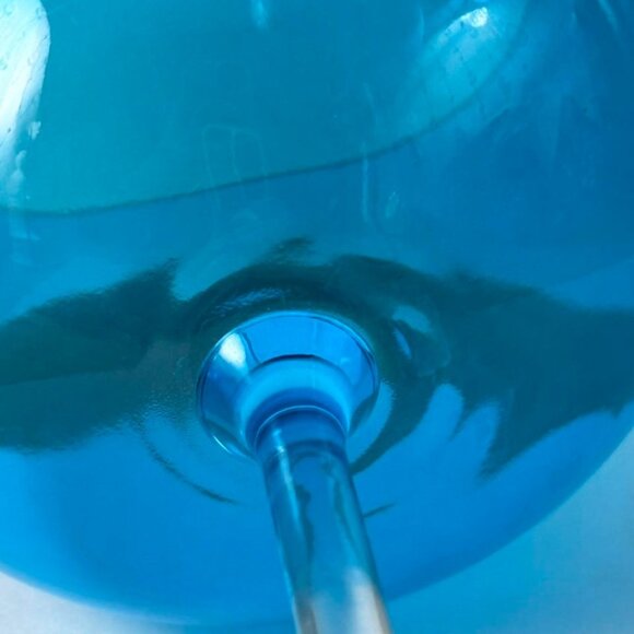 2 Crate & Barrel Gem Wine Glasses – Aqua Balloon Style – 21 oz – Pair Made in Sl - Picture 4 of 10